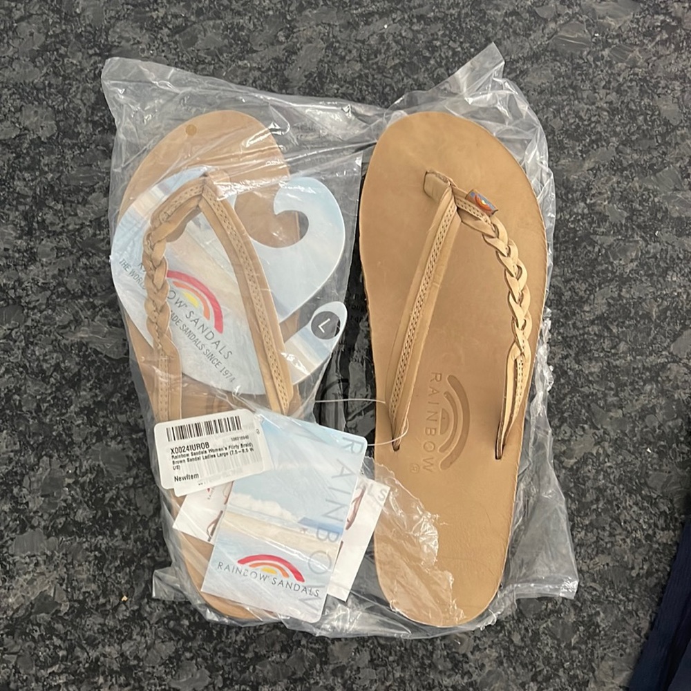 Brand new Rainbow Sandals Women’s Flirty Braided Sierra brown sandal